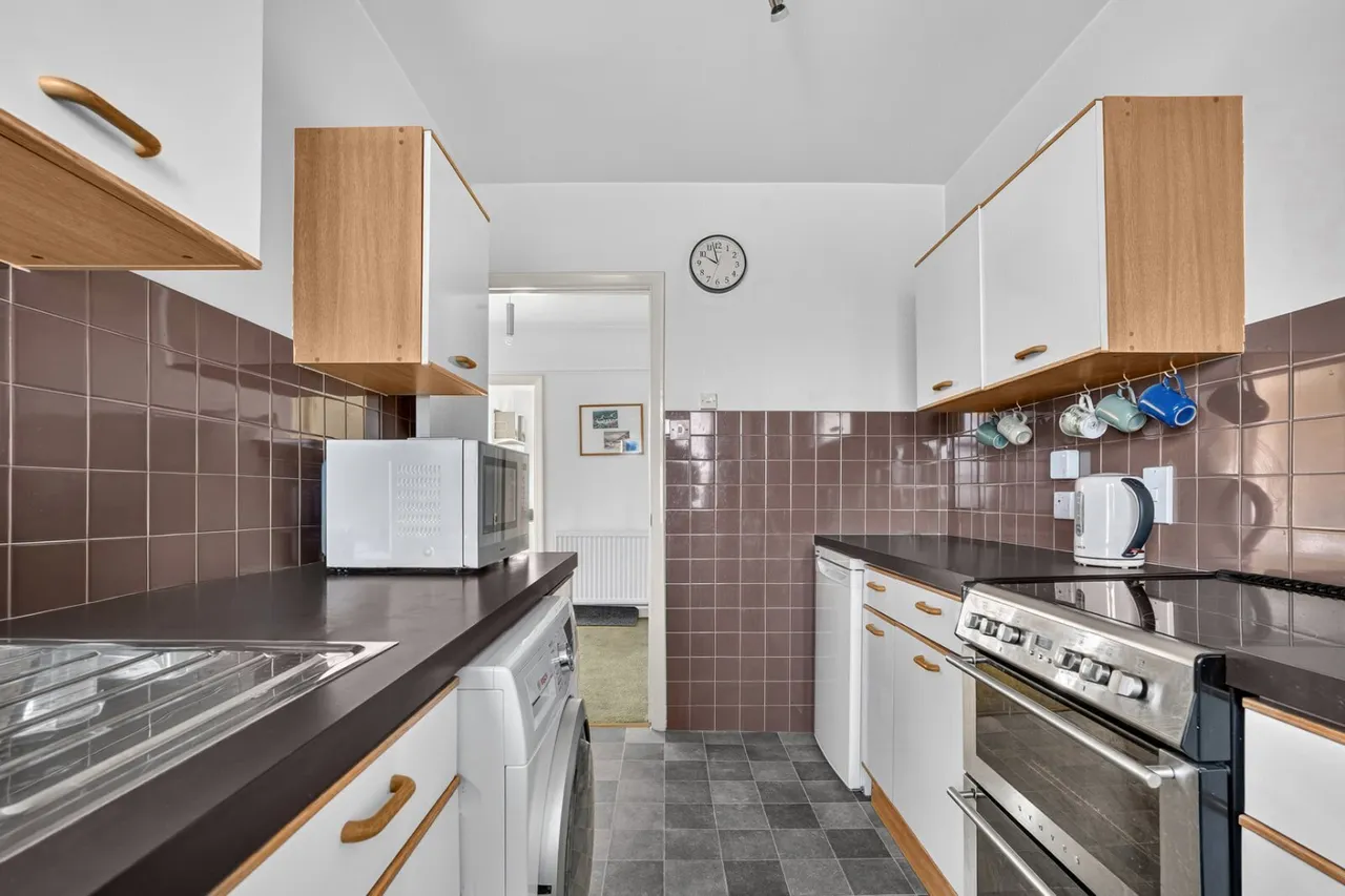 Upper Richmond Road West, London, SW14, photo 15