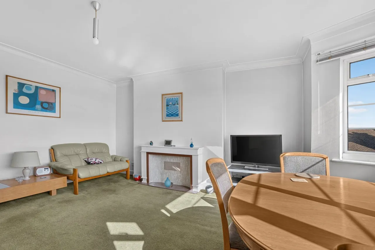 Upper Richmond Road West, London, SW14, photo 12