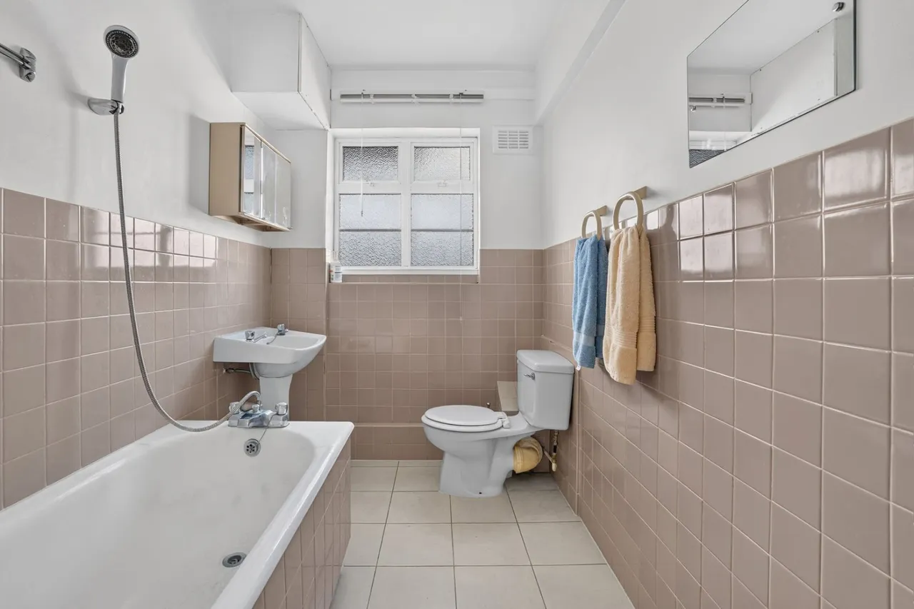 Upper Richmond Road West, London, SW14, photo 7