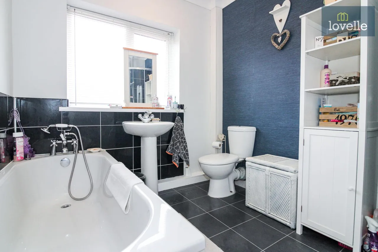 St. Bernards Avenue, Louth, LN11, photo 14