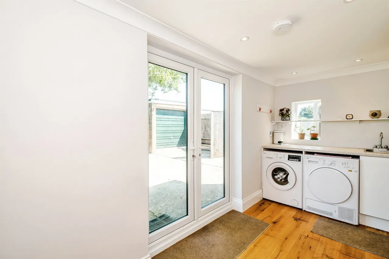 Widewater Close, Lancing, BN15, photo 13