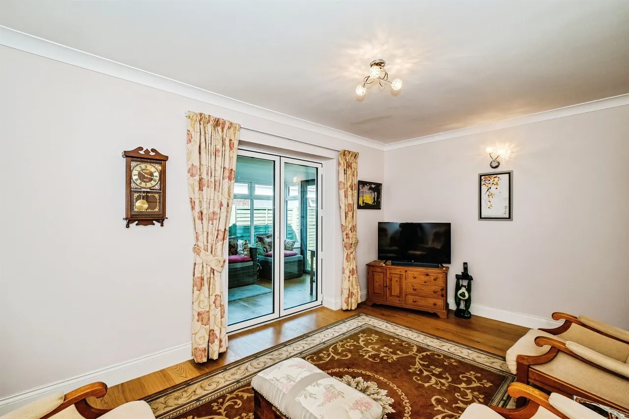 Widewater Close, Lancing, BN15, photo 8