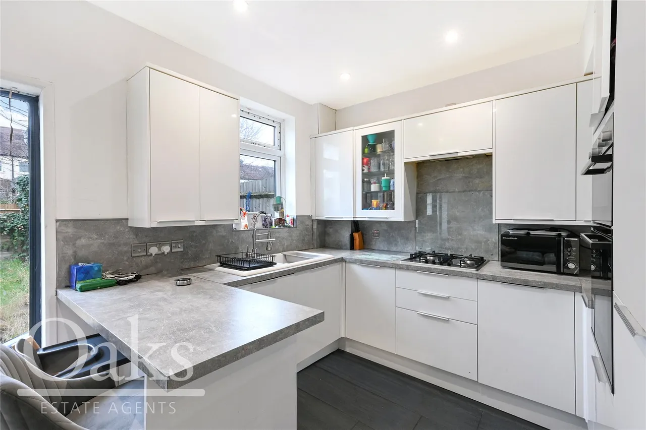 Runnymede Crescent, Streatham Vale, SW16, photo 6
