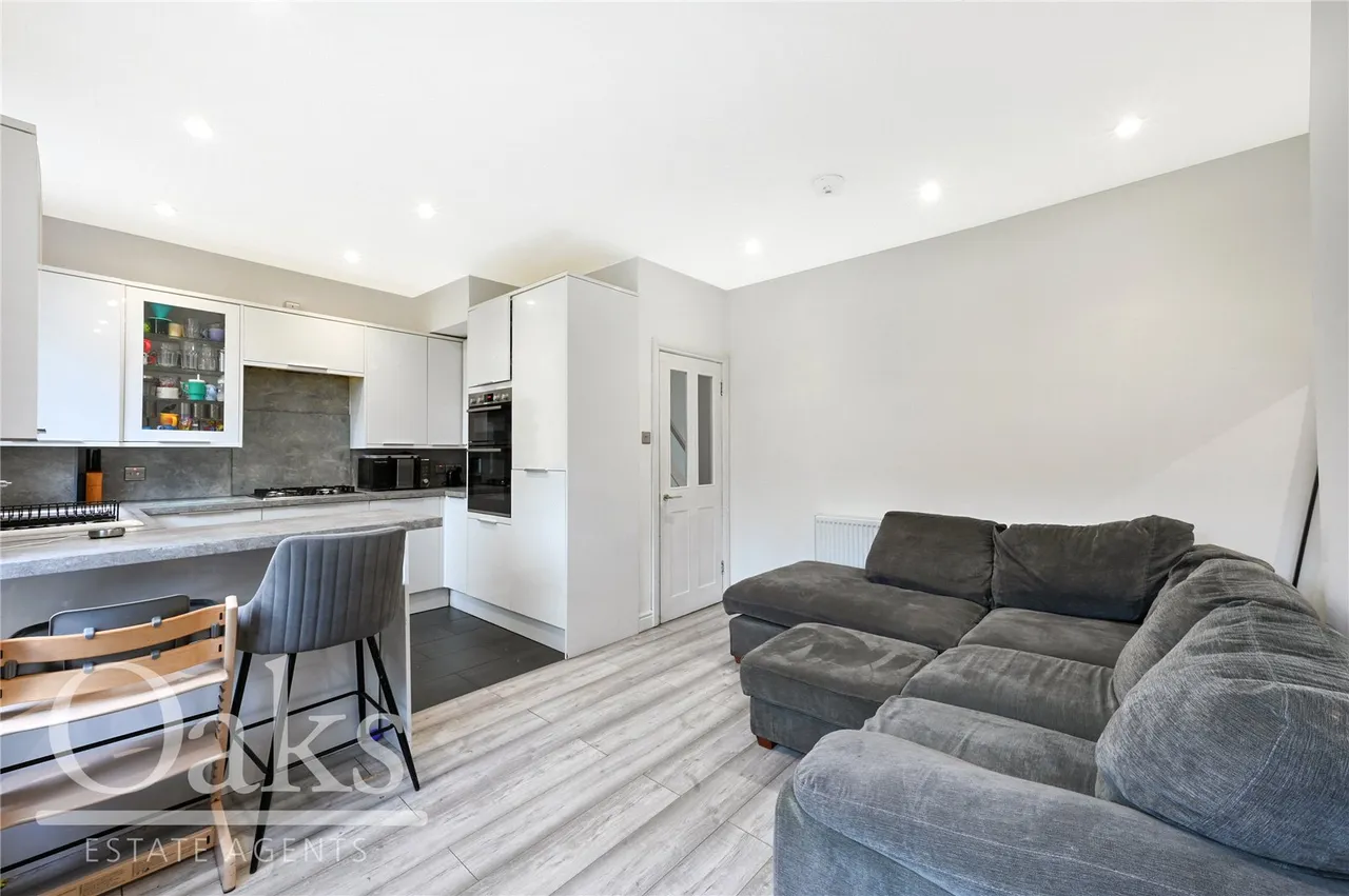 Runnymede Crescent, Streatham Vale, SW16, photo 4