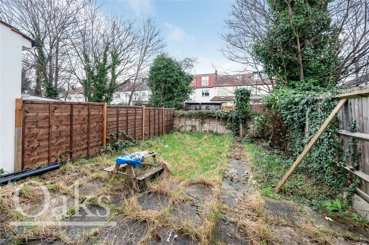 Runnymede Crescent, Streatham Vale, SW16, photo 12