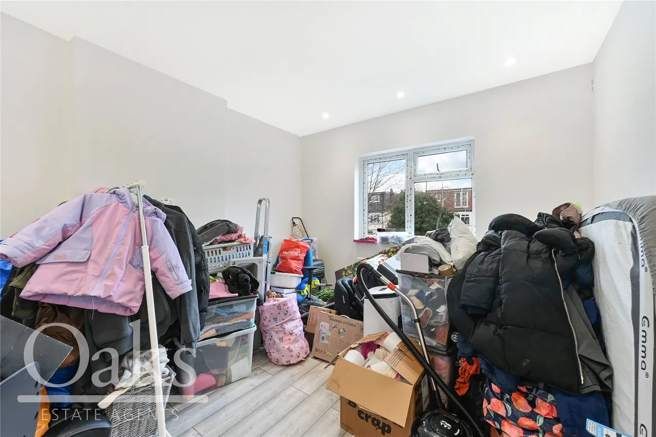 Runnymede Crescent, Streatham Vale, SW16, photo 8