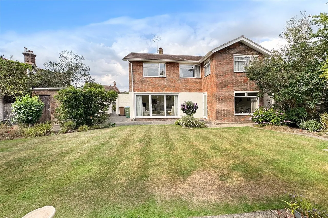 Angmering, BN16, photo 2