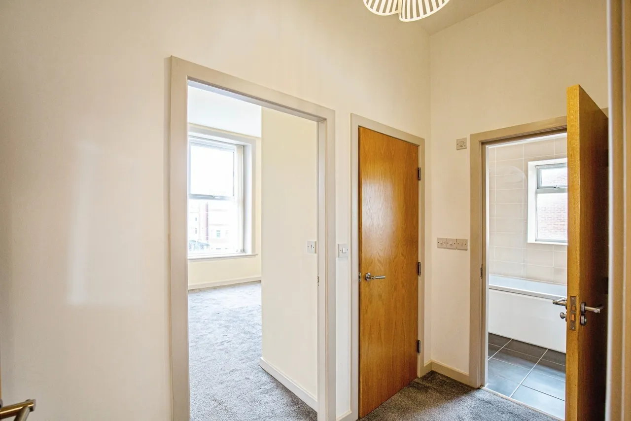 Clifton Drive North, Lytham St. Annes, FY8, photo 2