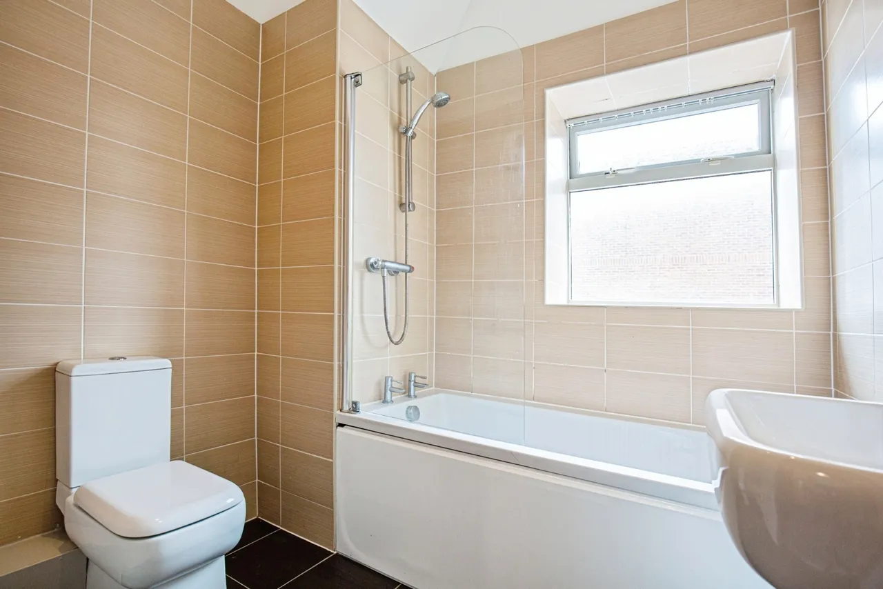 Clifton Drive North, Lytham St. Annes, FY8, photo 10