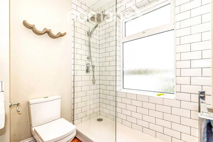 Peabody Road, Farnborough, GU14, photo 5
