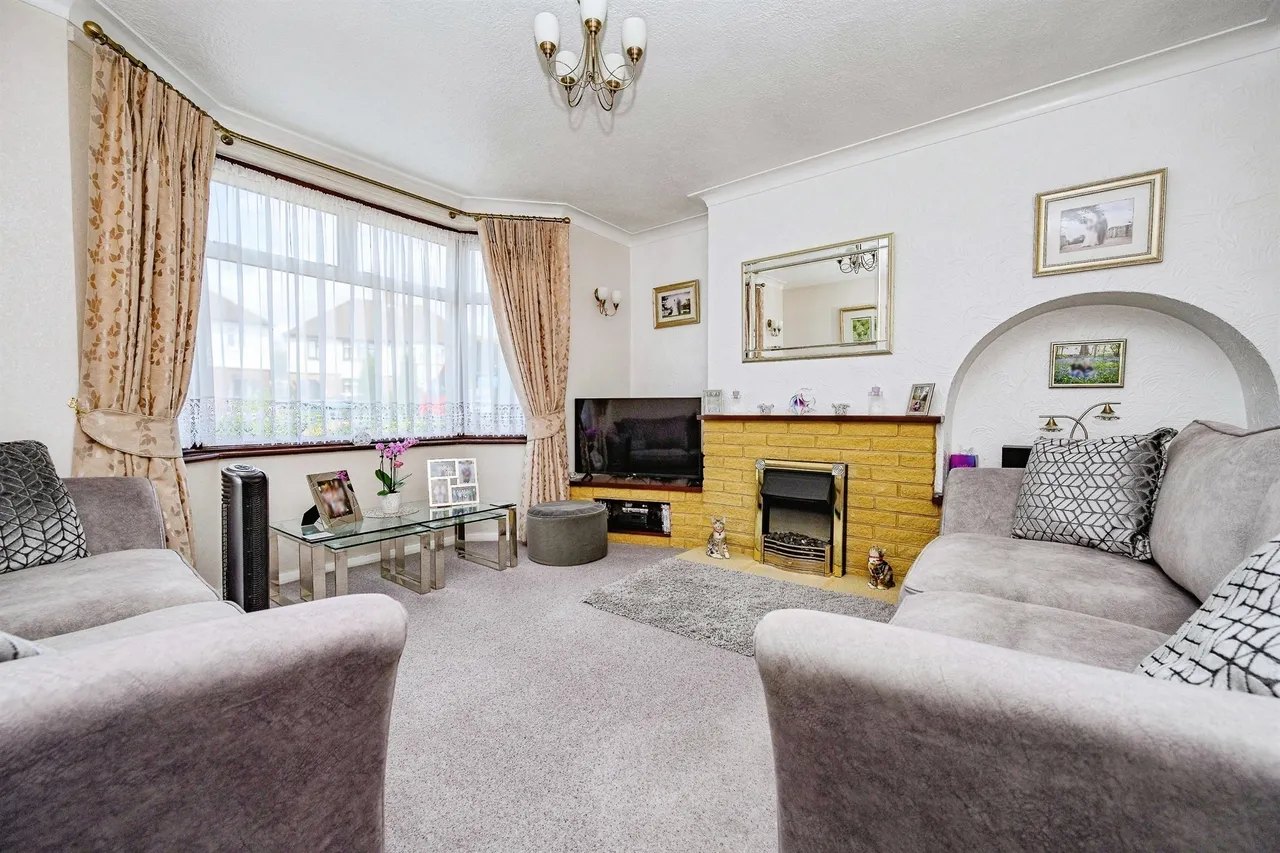 Lansdowne Close, Watford, WD25, photo 2