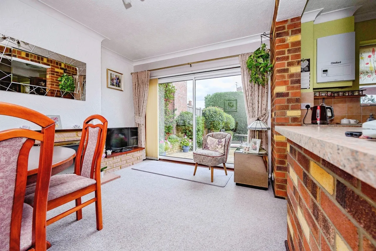 Lansdowne Close, Watford, WD25, photo 9