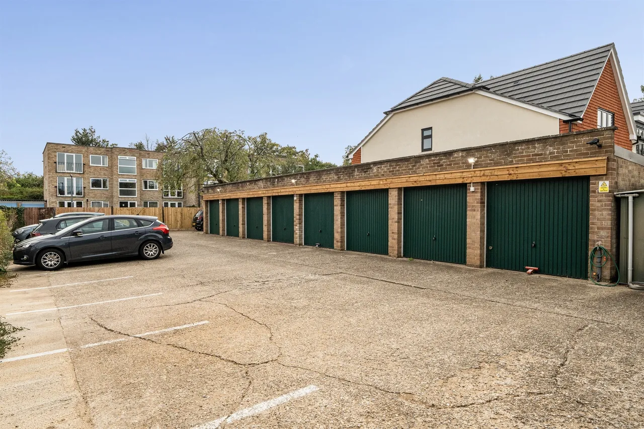 All Saints Avenue, Maidenhead, SL6, photo 12