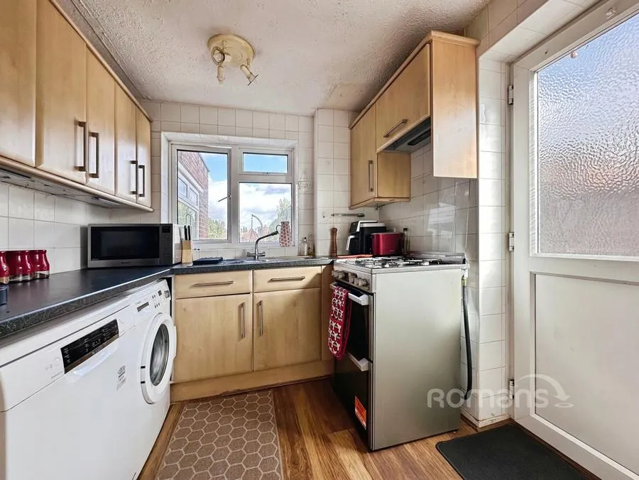 Newton Close, Slough, SL3, photo 4