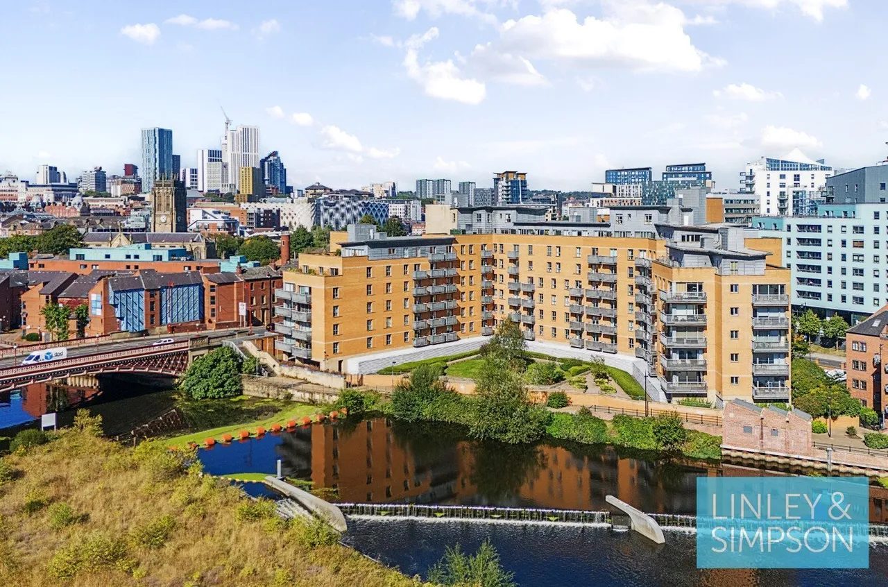 2 bed flat to rent, East Street, Leeds, LS9