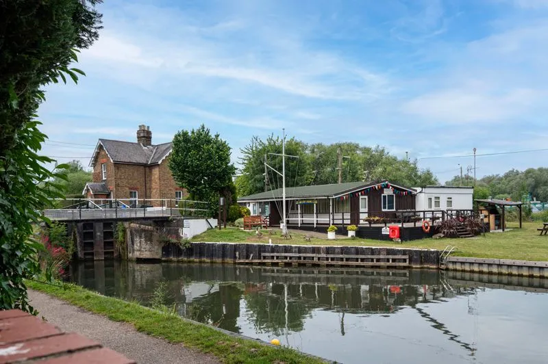 River Meads, Stanstead Abbotts, SG12, photo 7