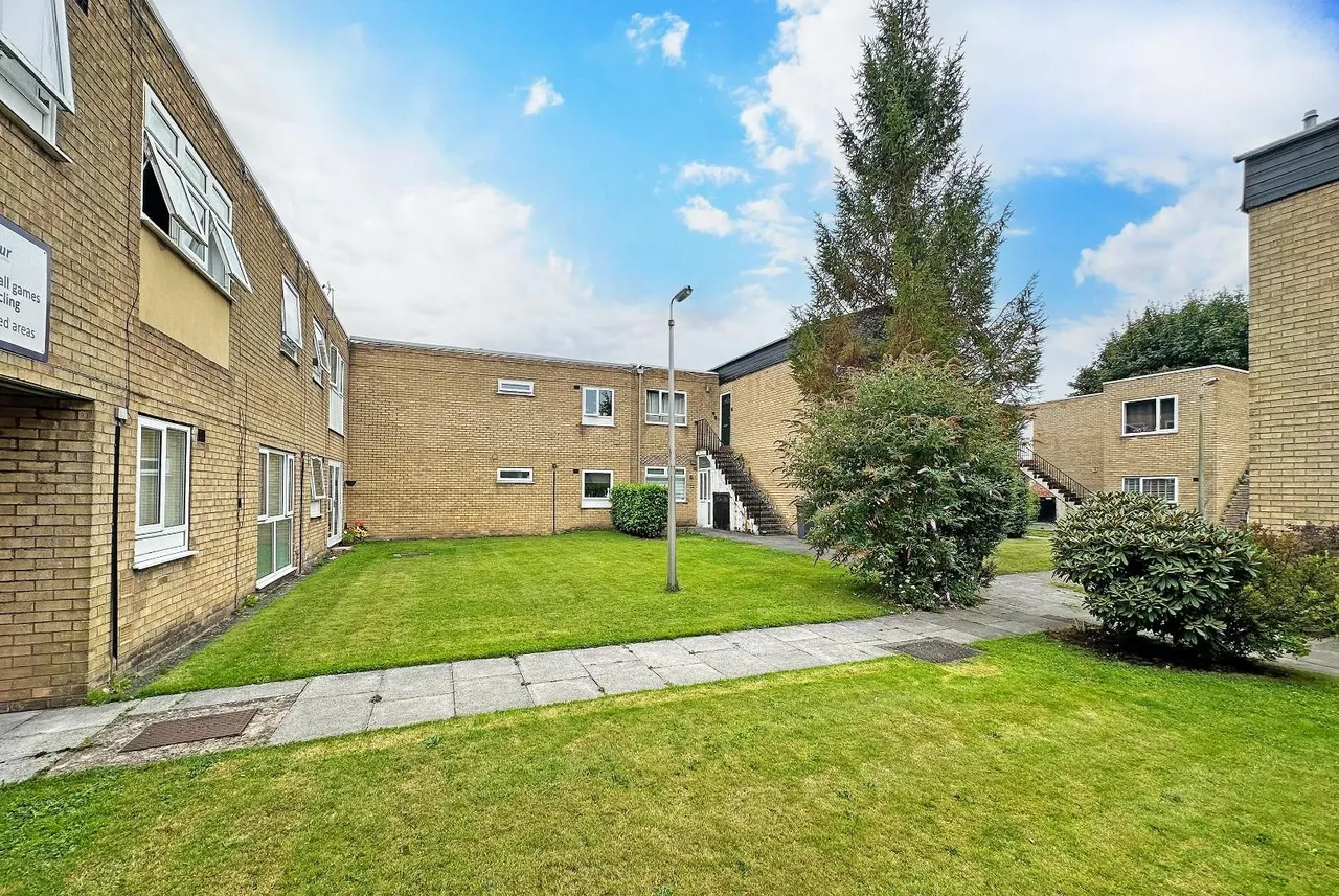 Petersfield Drive, Baguley, Manchester M23 9PS, photo 14