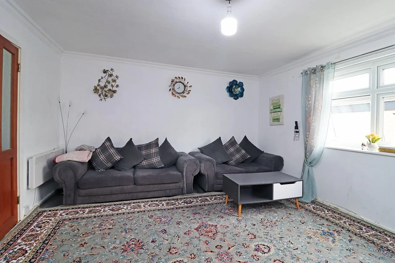 Petersfield Drive, Baguley, Manchester M23 9PS, photo 13