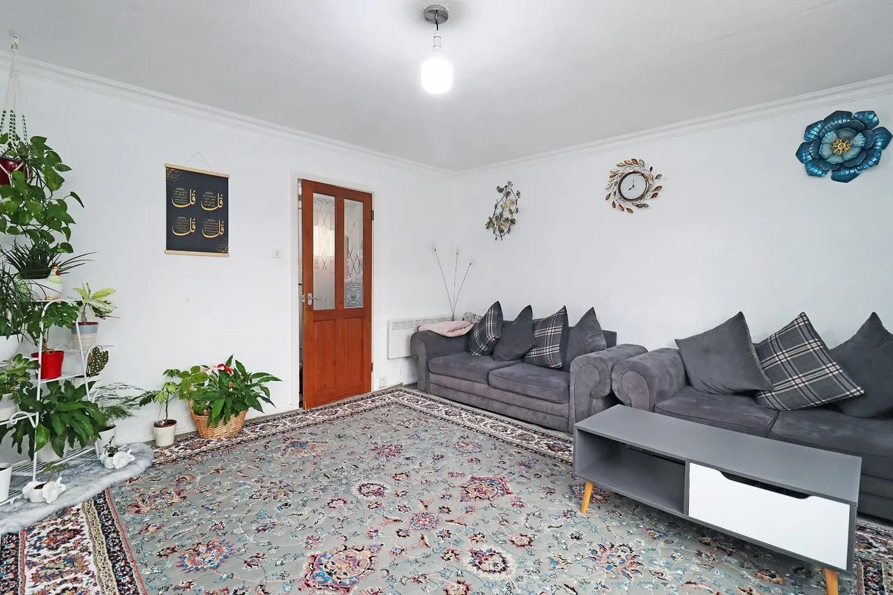 Petersfield Drive, Baguley, Manchester M23 9PS, photo 4
