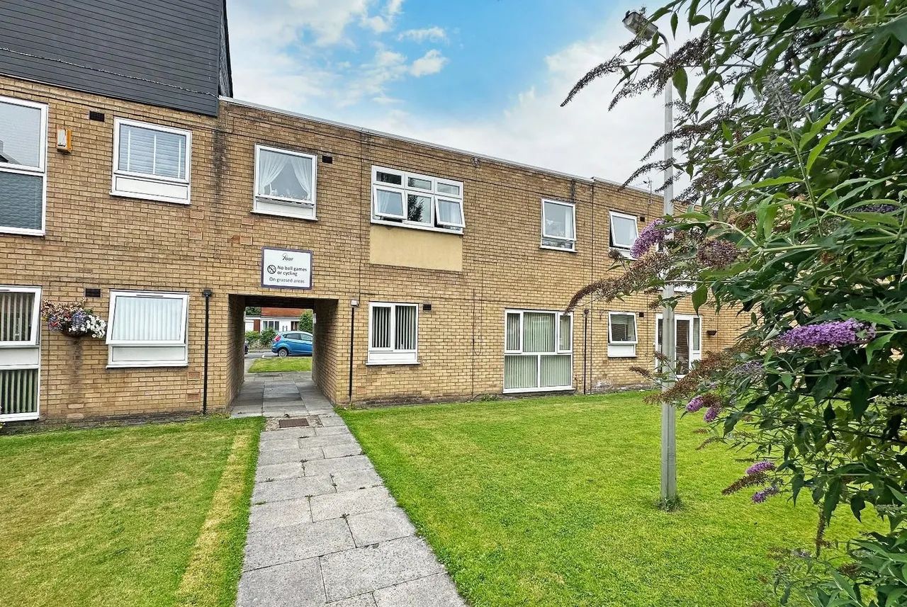 Petersfield Drive, Baguley, Manchester M23 9PS, photo 12