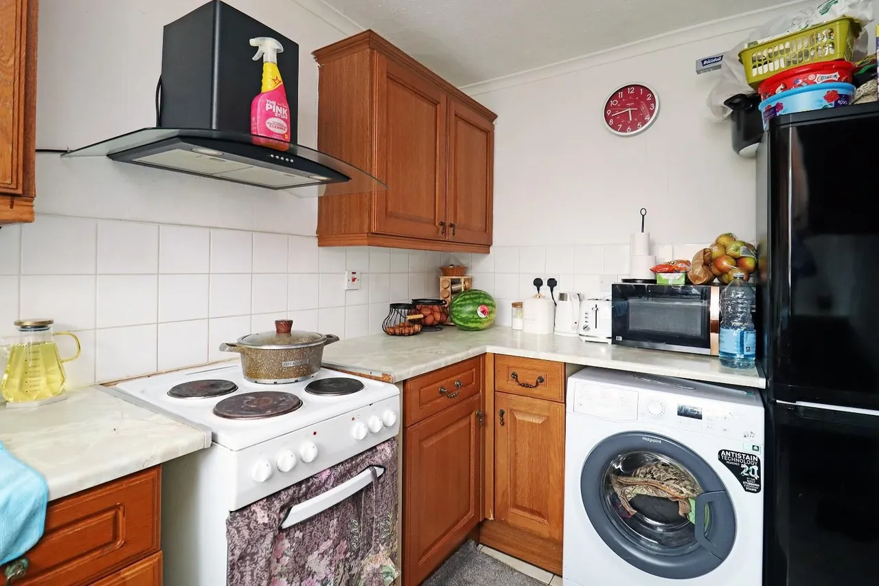 Petersfield Drive, Baguley, Manchester M23 9PS, photo 8