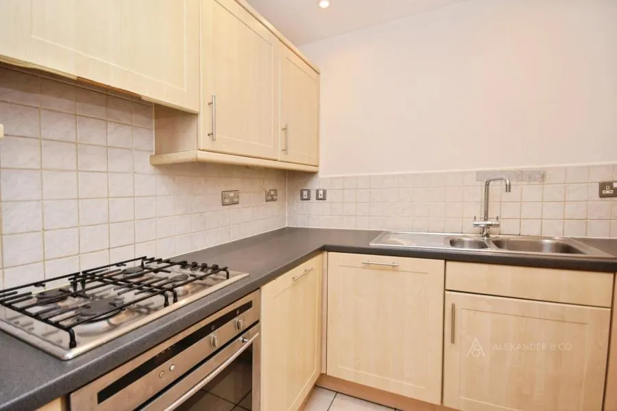 Oxford Road, Aylesbury, HP19, photo 2