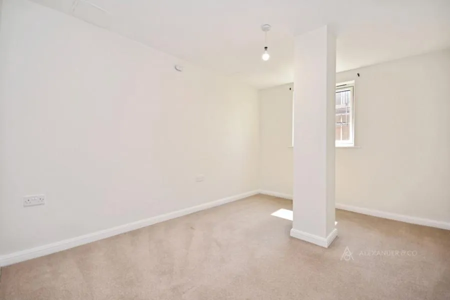 Oxford Road, Aylesbury, HP19, photo 8
