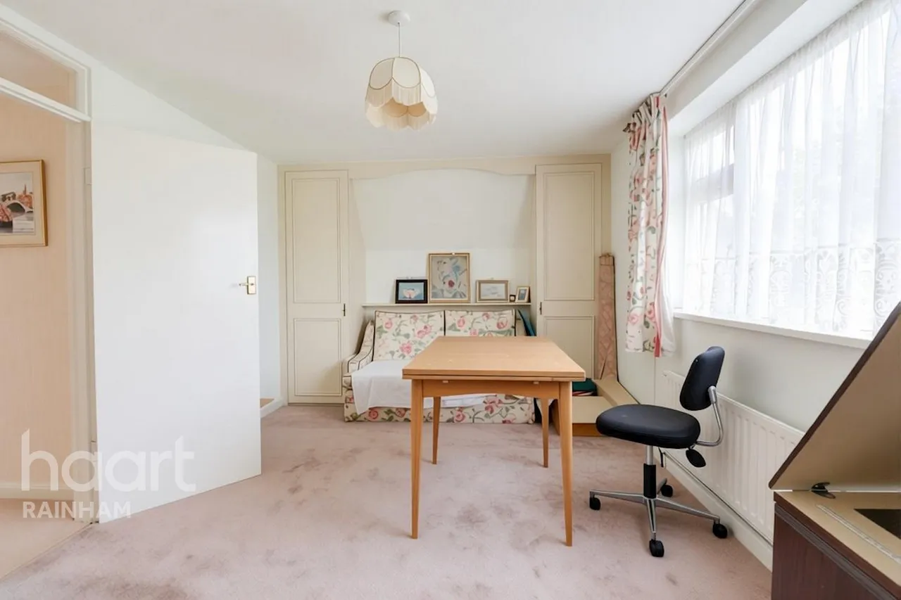 Allen Road, Rainham, RM13, photo 14