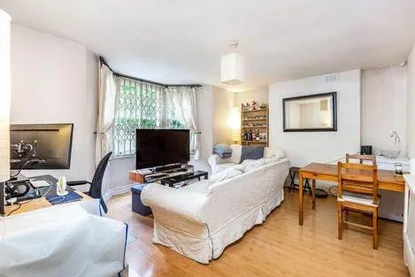 2 bed flat to rent — Basement Flat, 9, Prima Road