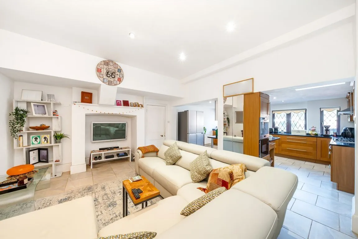 Mayfield Road, Weybridge, KT13, photo 3