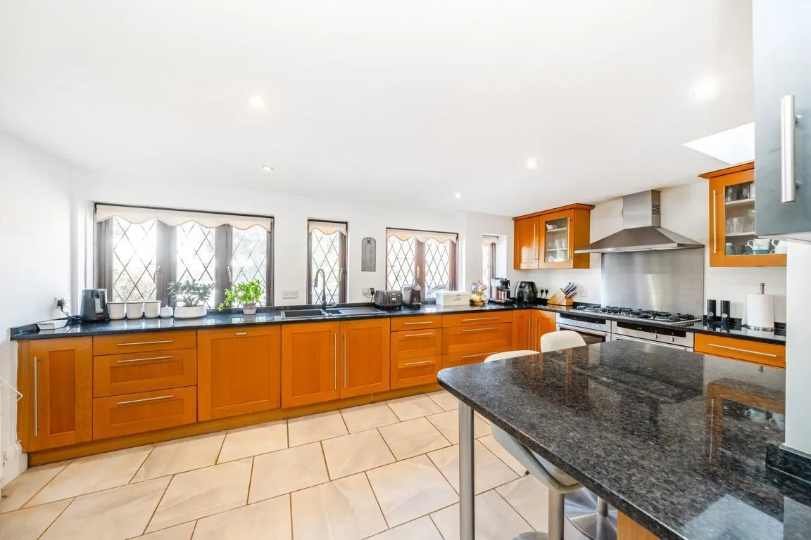 Mayfield Road, Weybridge, KT13, photo 4