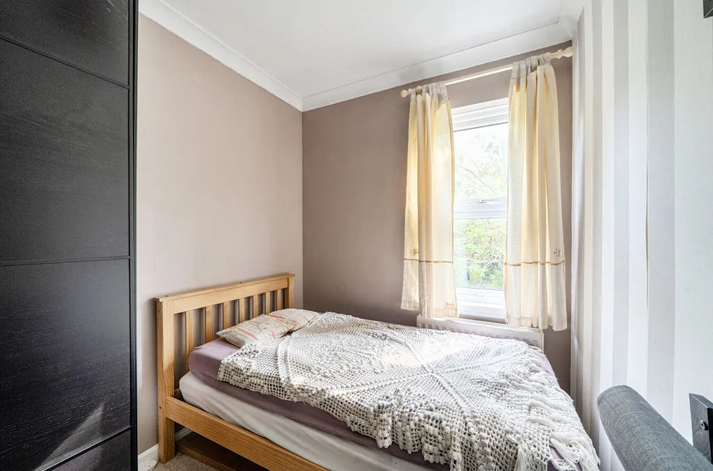 Little Roke Avenue, Kenley CR8 5NP, photo 17