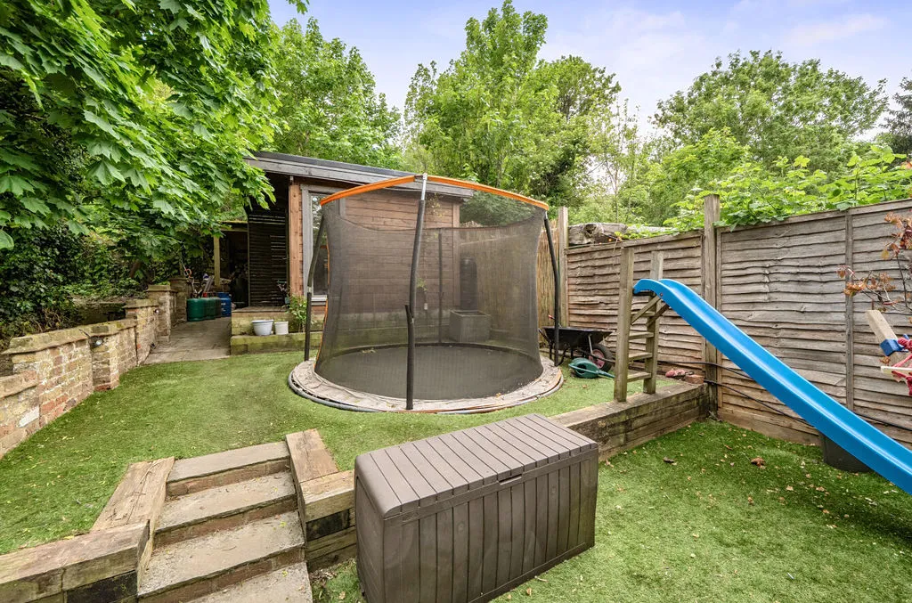 Little Roke Avenue, Kenley CR8 5NP, photo 9