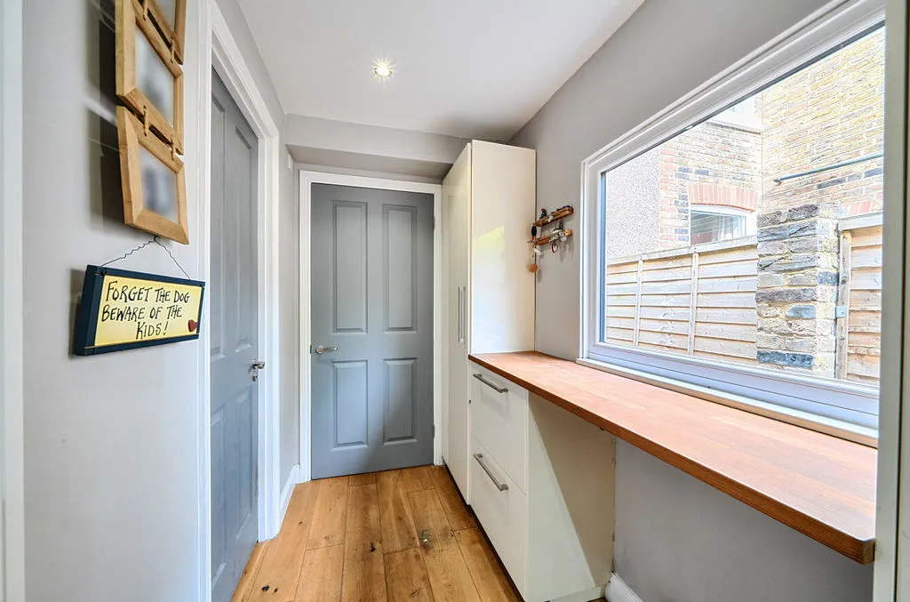Little Roke Avenue, Kenley CR8 5NP, photo 19