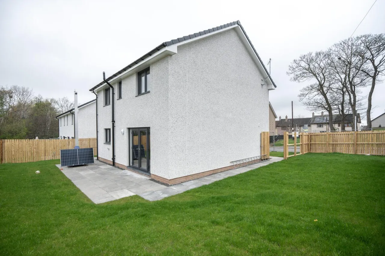 Myrtle Road, Uddingston, G71 5JF, photo 2