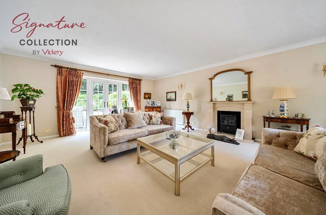 Robin Hill Drive, Camberley, Surrey, GU15 1EG, photo 2