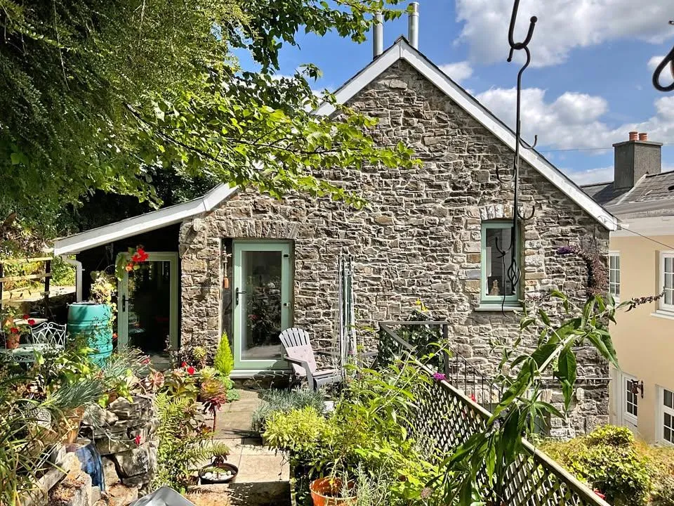 2 bed character property for sale, Bridge Street, Llandeilo, SA19