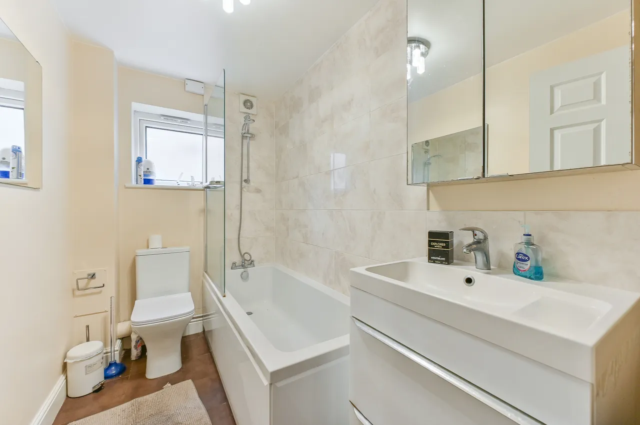 Flat 3, Marlborough Court, 2a Birdhurst Road, South Croydon, photo 9