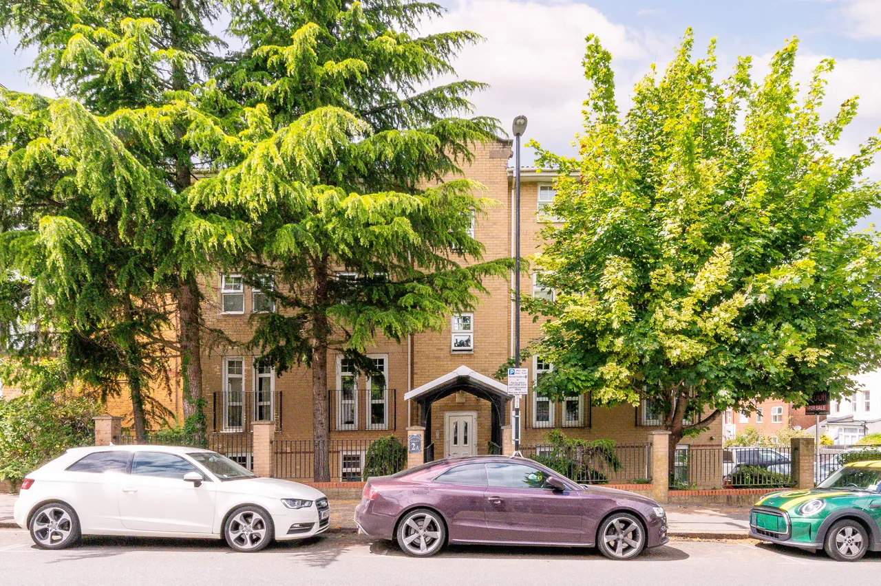 Flat 3, Marlborough Court, 2a Birdhurst Road, South Croydon, photo 11