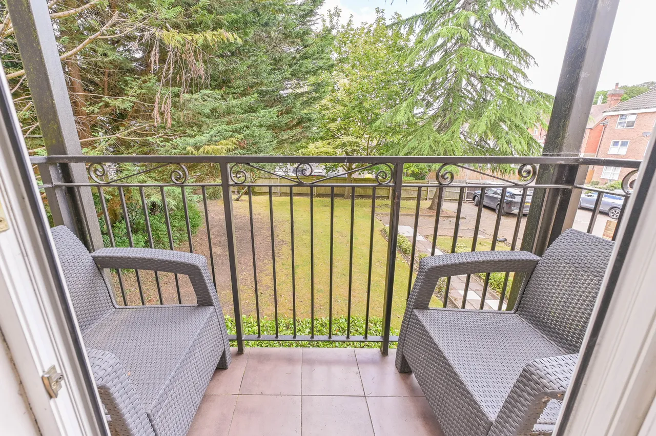 Flat 3, Marlborough Court, 2a Birdhurst Road, South Croydon, photo 10