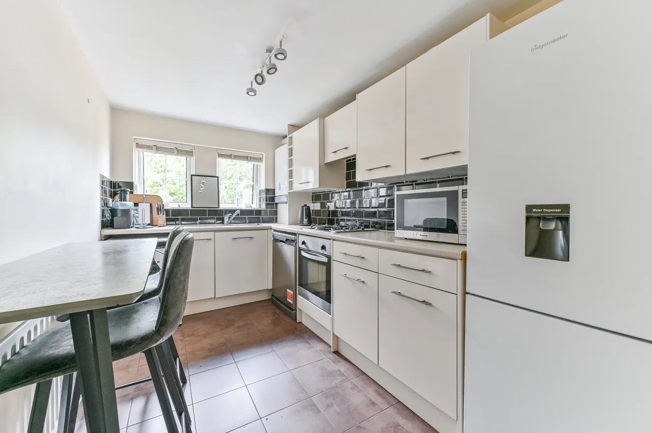 Flat 3, Marlborough Court, 2a Birdhurst Road, South Croydon, photo 4