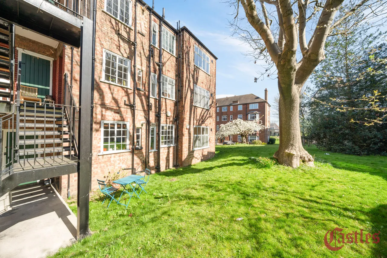 Haslemere Road, N8, photo 12