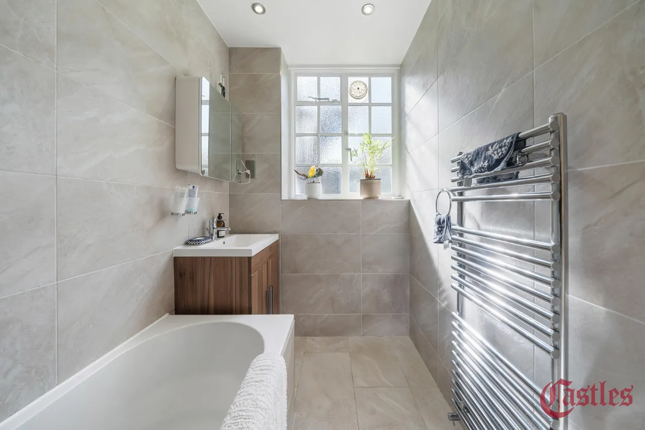 Haslemere Road, N8, photo 5