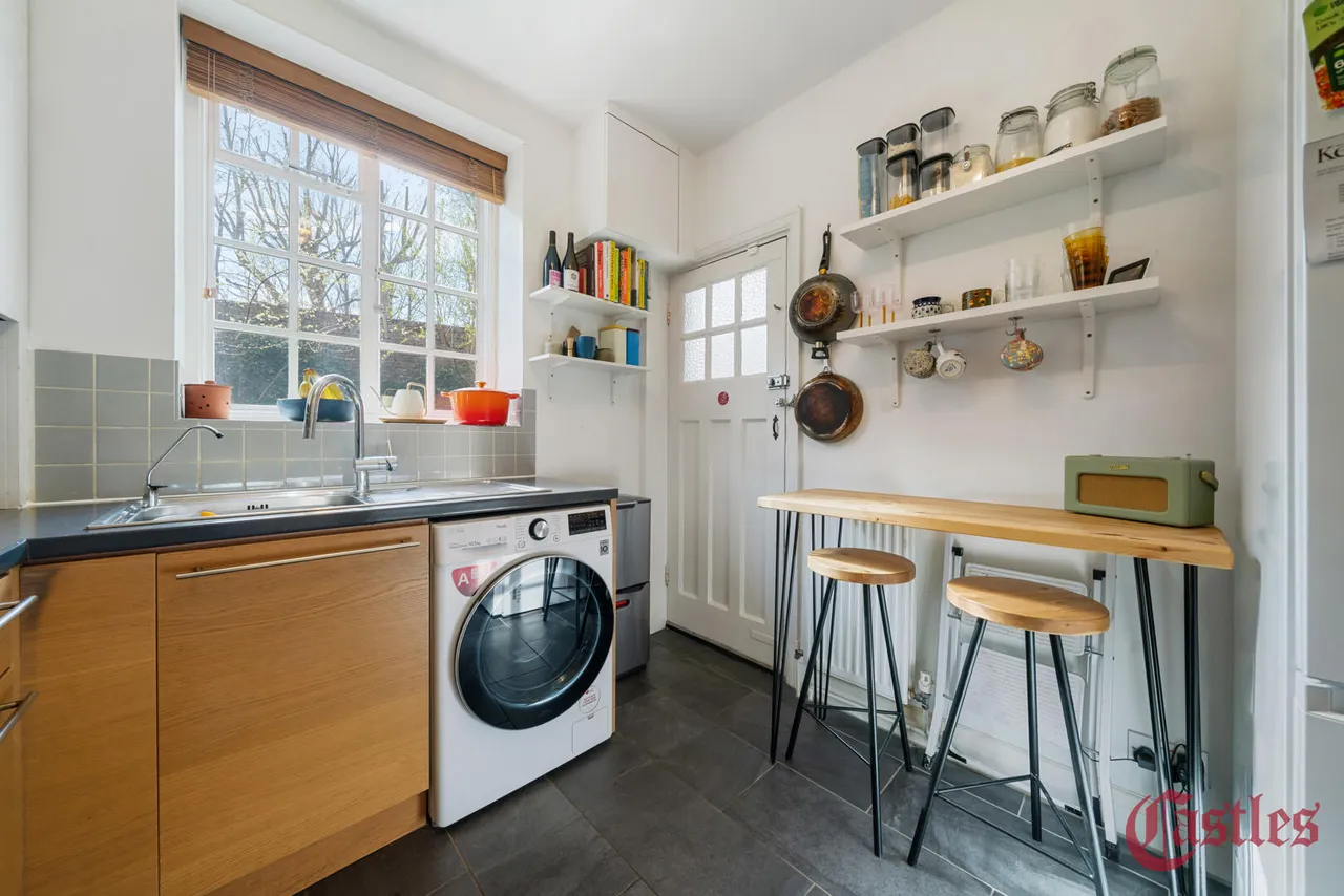 Haslemere Road, N8, photo 6