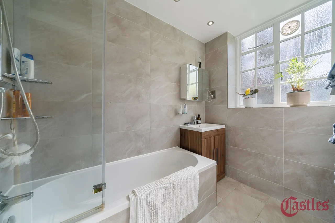 Haslemere Road, N8, photo 10