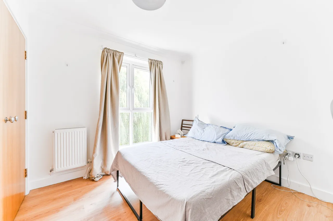 17 St Catherines Close, London, photo 7