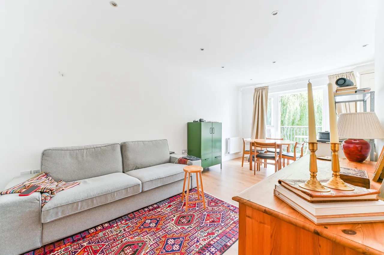 17 St Catherines Close, London, photo 4