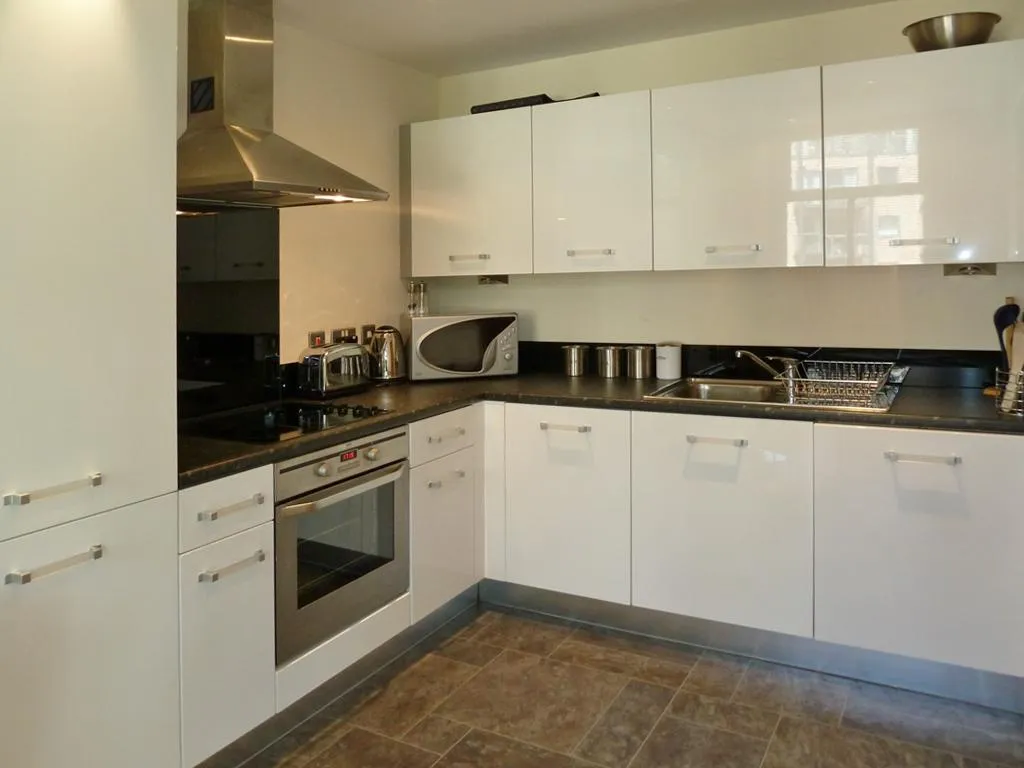 Salts Mill Road, Shipley, BD17, photo 3
