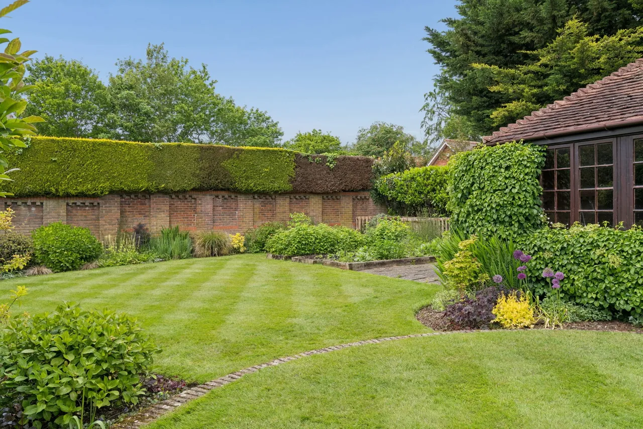 Aldenham Avenue, Radlett, WD7, photo 13