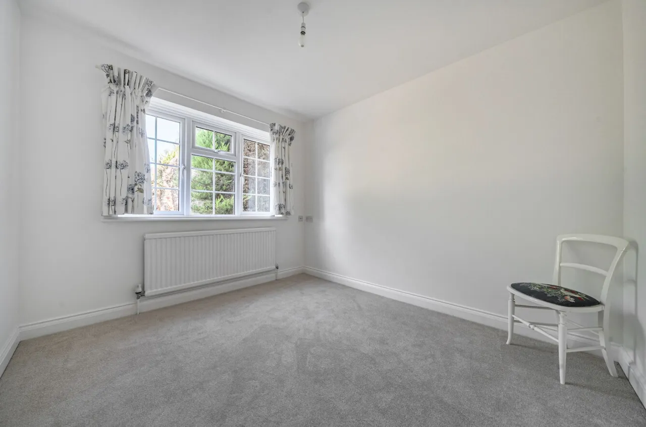Roundle Avenue, Felpham, PO22, photo 18